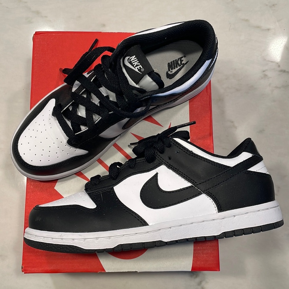 Nike Low Dunk Panda child sz 3